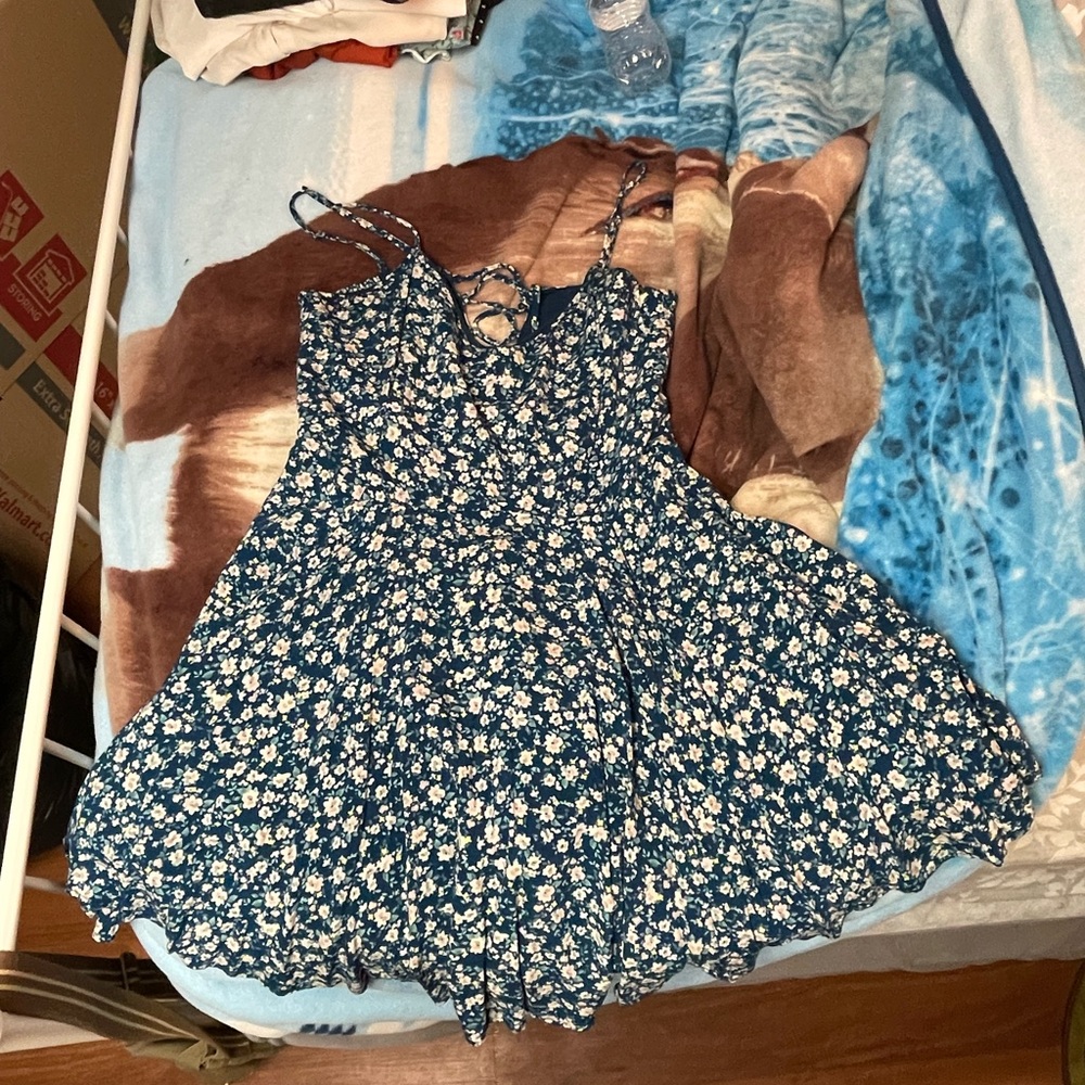 Lace-up back detail summer dress